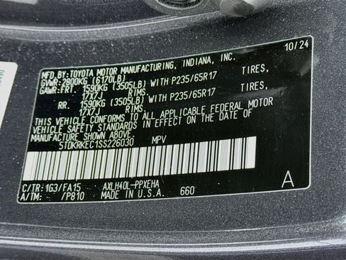 Certified 2025 Toyota Sienna LE FWD image 32