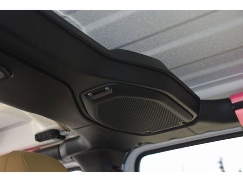 Used 2018 Jeep Wrangler Unlimited Rubicon image 16