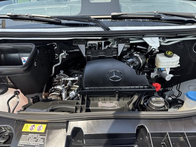 Used 2025 Mercedes-Benz Sprinter 2500 image 30