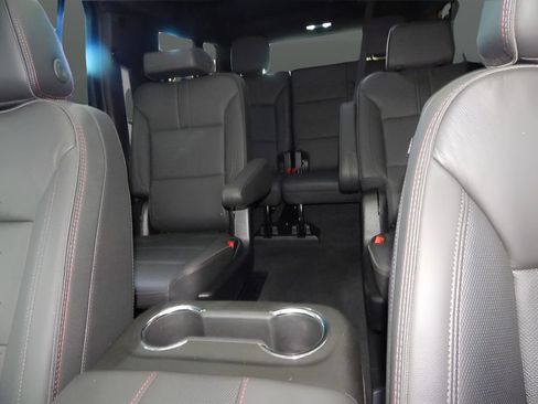 Used 2025 Chevrolet Suburban RST w/ Comfort Package AWD/4WD image 20