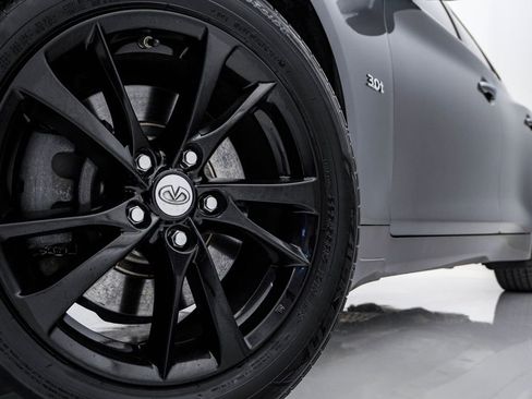 Used 2017 INFINITI Q50 Signature Edition w/ All Weather Package (L93) image 5