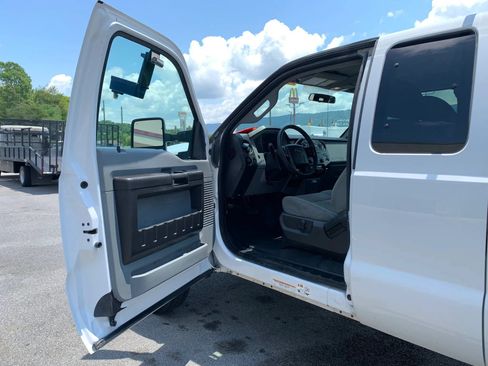 Used 2016 Ford F550 4x4 SuperCab Super Duty image 7