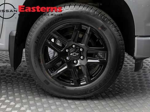 Used 2024 Chevrolet Silverado 1500 Custom AWD/4WD image 31