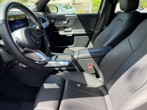 Certified 2025 Mercedes-Benz GLB 250 image 18