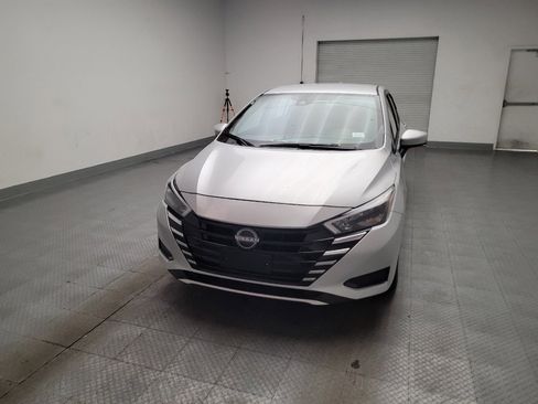 Used 2025 Nissan Versa SV FWD image 15