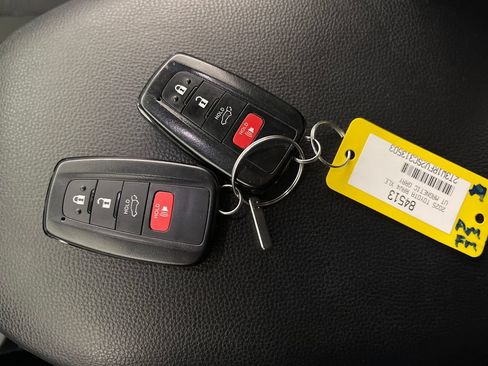 Certified 2025 Toyota RAV4 XLE w/ Convenience Package FWD image 24