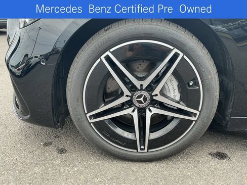 Used 2025 Mercedes-Benz C 300 4MATIC Sedan image 2