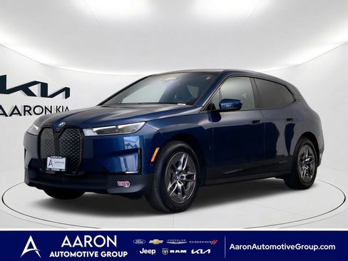 Used 2023 BMW iX xDrive50 AWD/4WD image 1