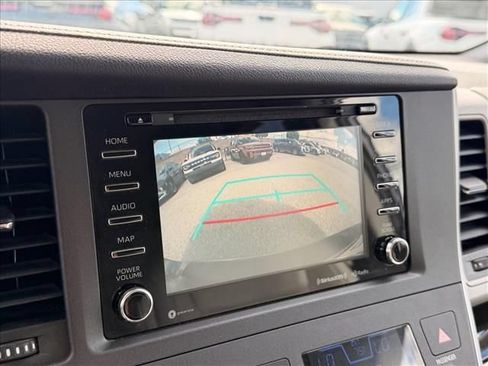 Used 2020 Toyota Sienna XLE w/ XLE Navigation Package AWD/4WD image 30