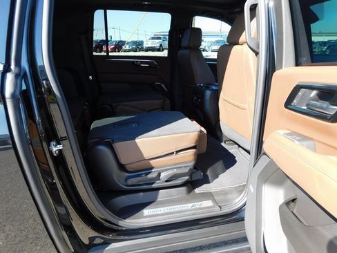 New 2025 Chevrolet Suburban High Country image 33