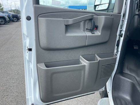Used 2023 Chevrolet Express 2500 w/ Driver Convenience Package image 21