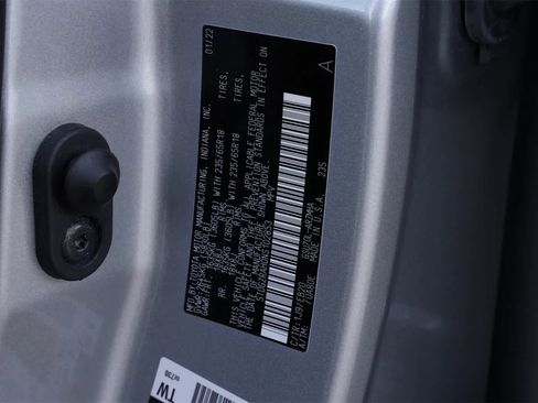 Used 2022 Toyota Highlander XLE image 27