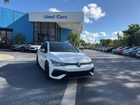 Used 2023 Volkswagen Golf R image 2