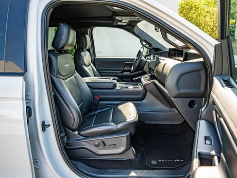 Used 2025 Ford Expedition Max Platinum w/ Stealth Appearance Package AWD/4WD image 50