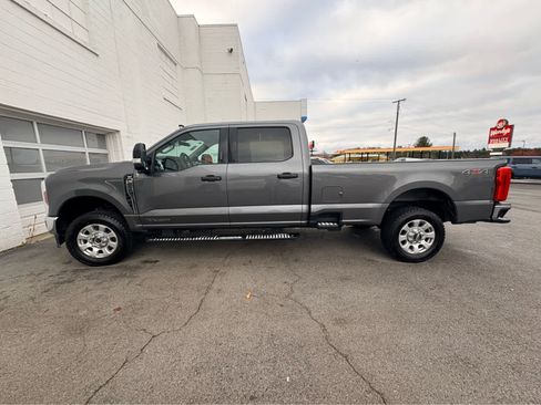 Used 2024 Ford F250 XLT image 8
