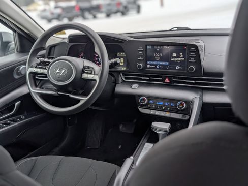 Used 2021 Hyundai Elantra SEL image 14