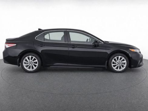Used 2024 Toyota Camry SE FWD image 8