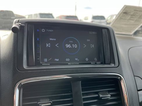 Used 2016 Dodge Grand Caravan SXT w/ Rear Park Assist Package image 45