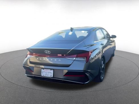 Used 2025 Hyundai Elantra SEL image 14