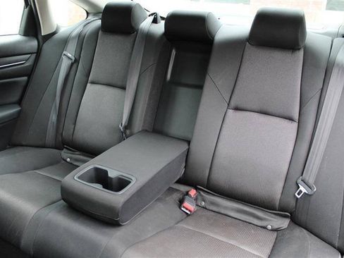Used 2018 Honda Accord LX image 22