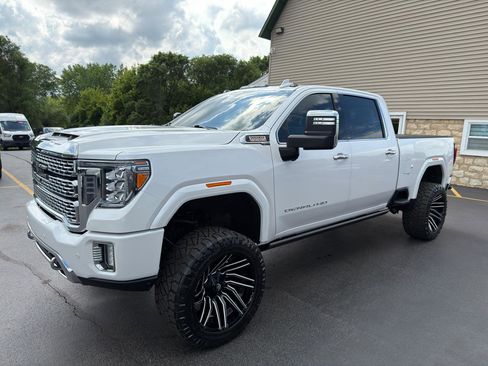 Used 2022 GMC Sierra 2500 Denali w/ Denali Ultimate Package AWD/4WD image 2