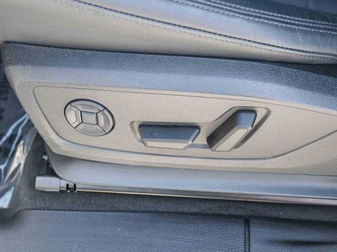 Used 2025 Audi Q3 2.0T Premium w/ Convenience Package image 22