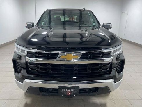 Used 2023 Chevrolet Silverado 1500 LT w/ Convenience Package II image 2