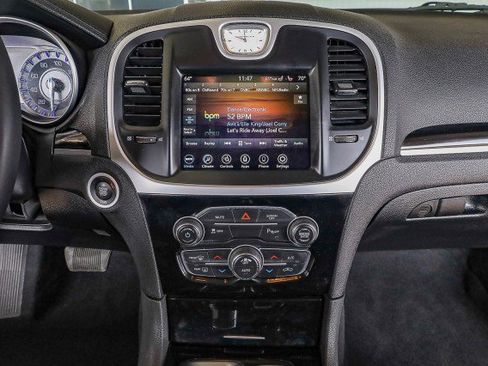 Used 2023 Chrysler 300 Touring L image 13