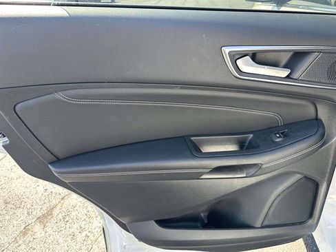 Used 2023 Ford Edge Titanium AWD/4WD image 11