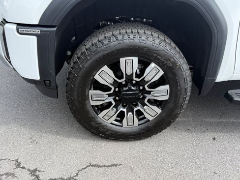 New 2026 GMC Sierra 2500 Denali AWD/4WD image 9