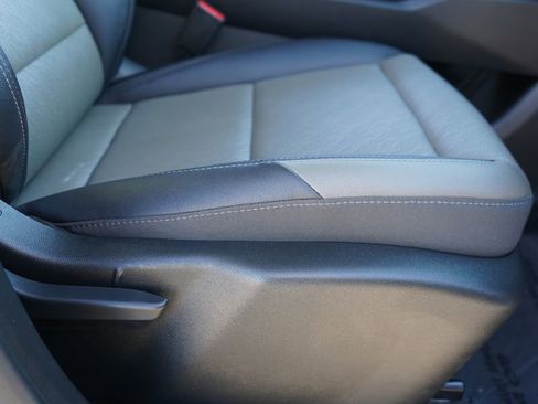 Used 2025 Chevrolet Equinox LT w/ Convenience Package II image 20