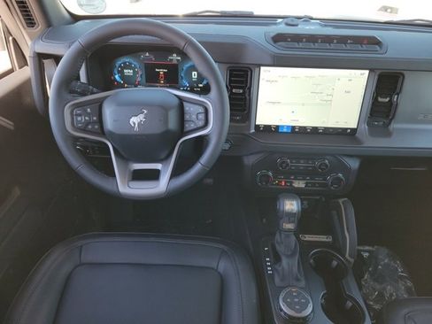 New 2025 Ford Bronco Badlands image 8