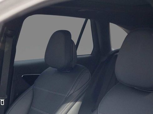 Used 2026 Mercedes-Benz GLC 300 GLC 300 image 12