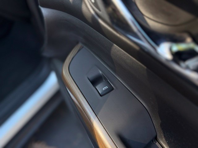 Used 2020 GMC Acadia SLE FWD image 16