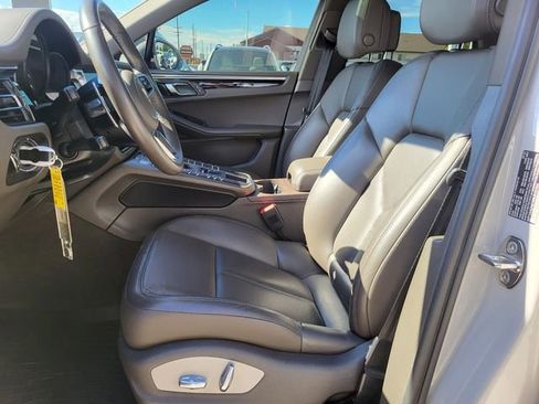 Used 2021 Porsche Macan image 4