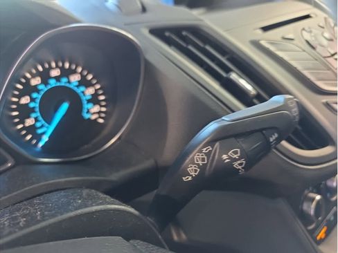 Used 2015 Ford Escape S image 31