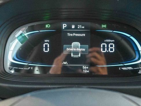 Used 2026 Hyundai Venue SEL FWD image 28