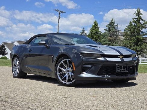 Used 2018 Chevrolet Camaro SS RWD image 30