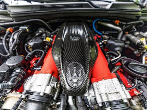 Used 2022 Maserati Quattroporte Trofeo RWD image 23