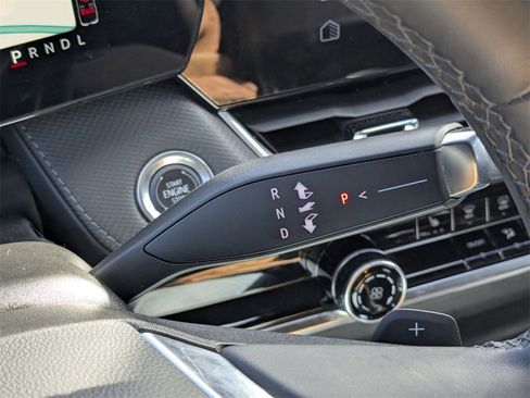 Used 2025 Chevrolet Equinox LT image 28