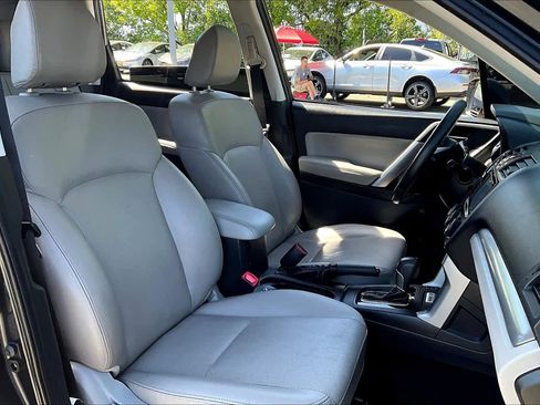 Used 2015 Subaru Forester 2.5i Touring w/ Eyesight & Navigation System image 8