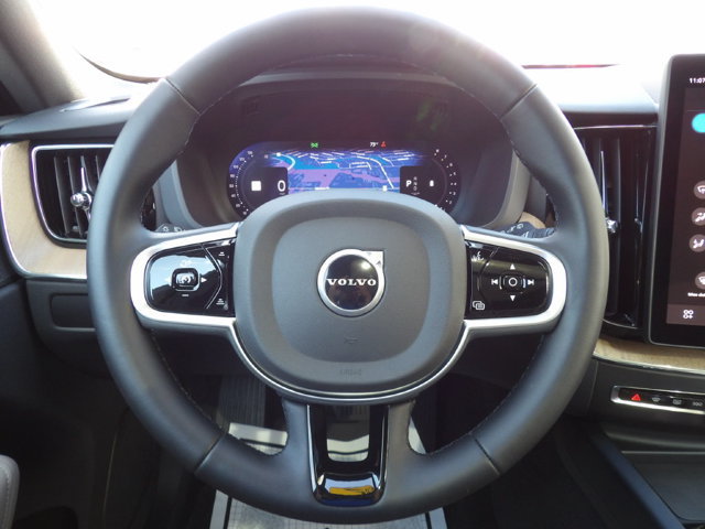Certified 2026 Volvo XC60 B5 Plus AWD/4WD image 19
