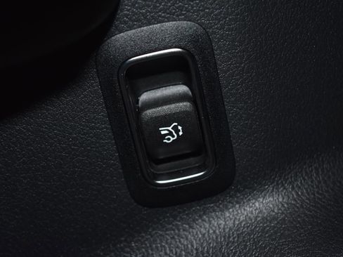 Certified 2025 Mercedes-Benz GLA 250 4MATIC image 7