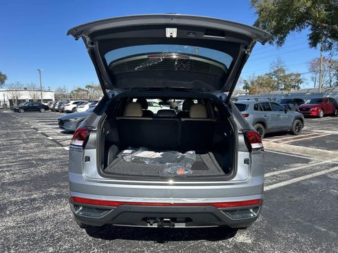 New 2026 Volkswagen Atlas Cross Sport SE FWD image 11
