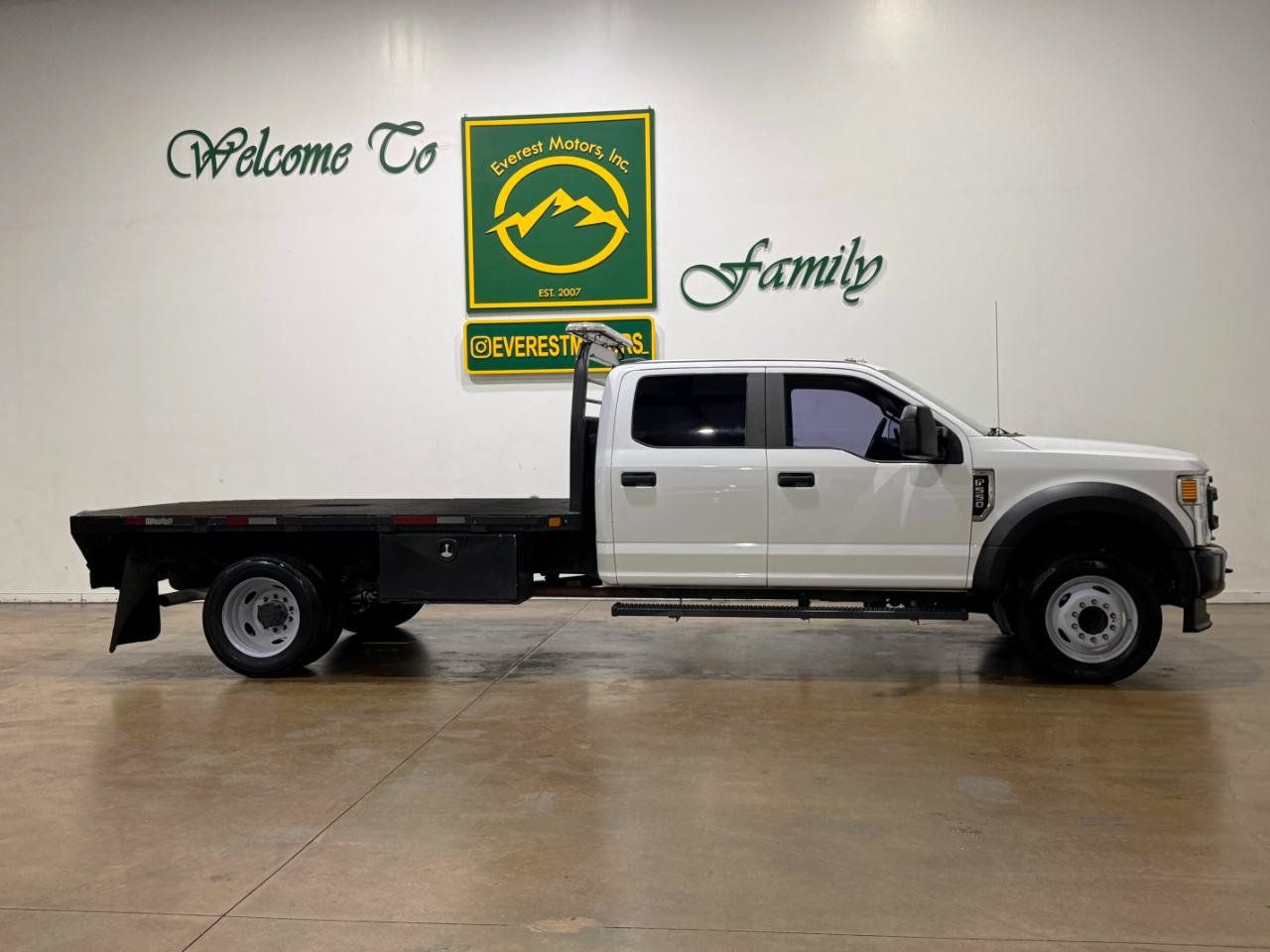 Used 2021 Ford F550 2WD Crew Cab Super Duty image 2
