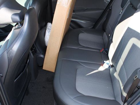 New 2025 Kia Niro EX w/ EX Cold Weather Package image 17