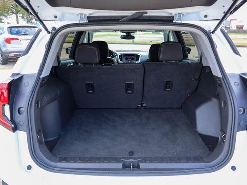 Used 2023 GMC Terrain SLE image 24