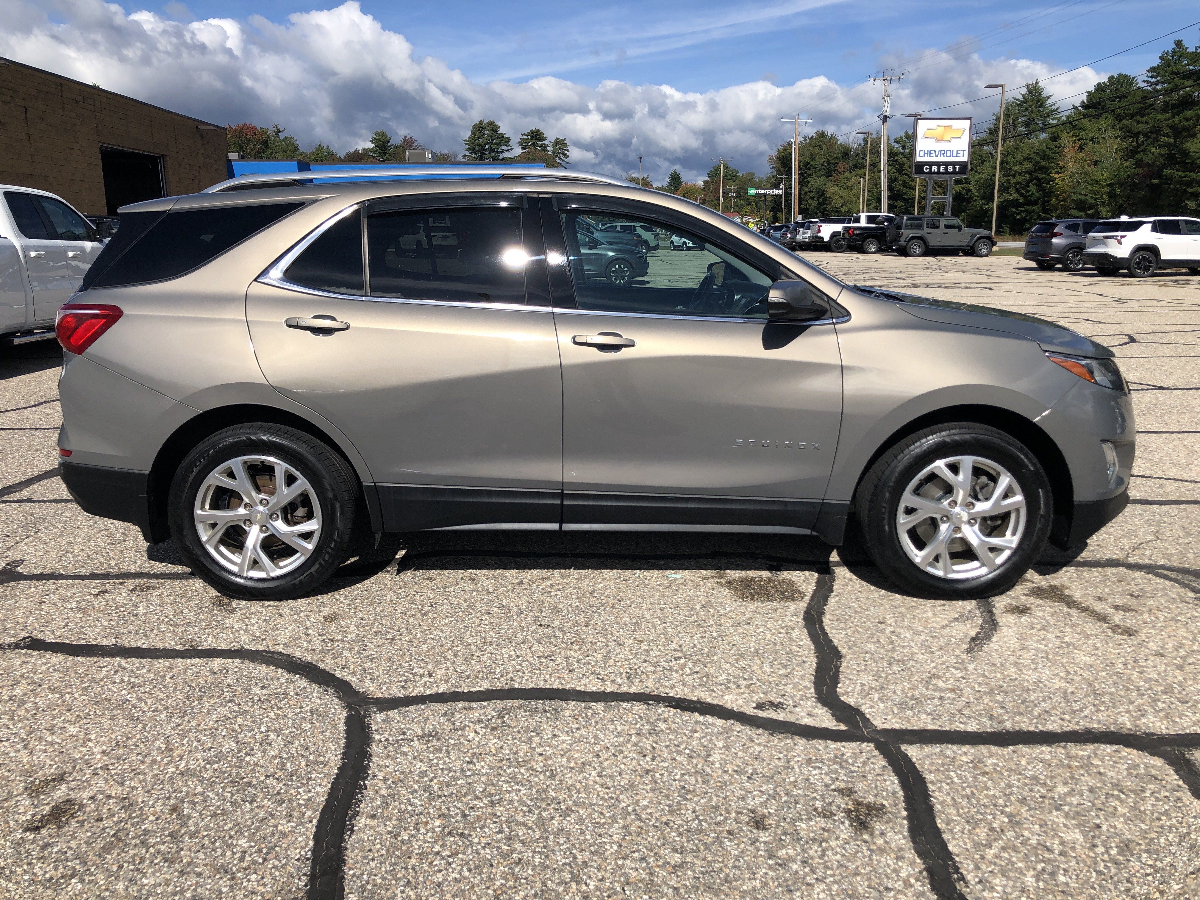 Used 2019 Chevrolet Equinox LT AWD/4WD image 2