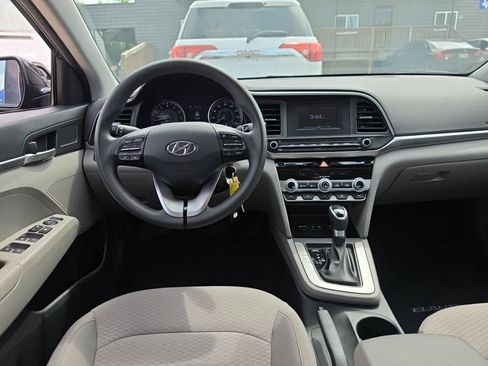Used 2020 Hyundai Elantra SE FWD image 9