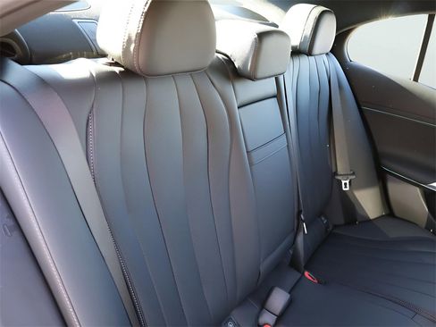 New 2026 Mercedes-Benz E 350 4MATIC Sedan image 14